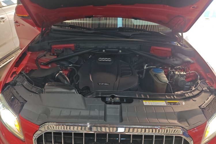 奥迪Q5 2017款 Plus 40 TFSI 技术型机舱底盘24