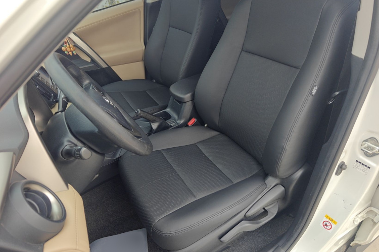 丰田 RAV4荣放 2015款 2.0L CVT两驱风尚版局部细节19