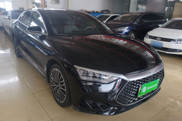 比亚迪 汉 2024款 DM-i 荣耀版 121KM 尊荣型车身外观3