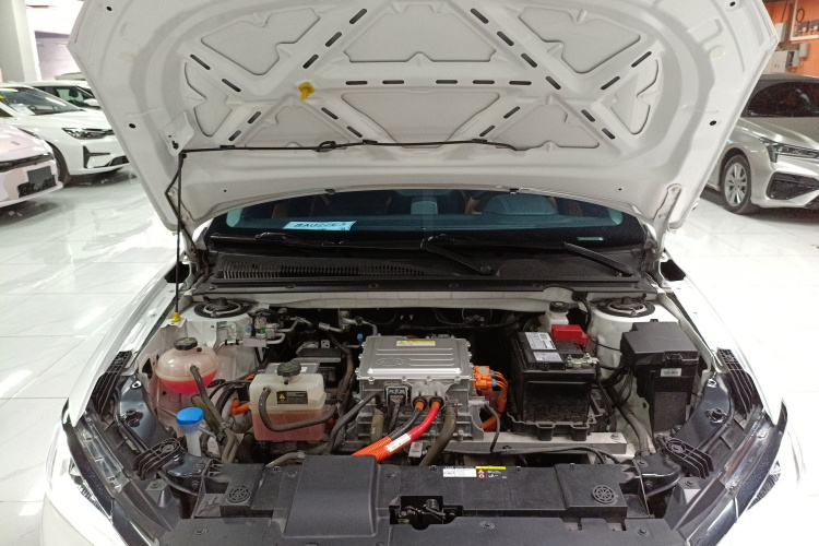 比亚迪e2 2021款 豪华型机舱底盘24