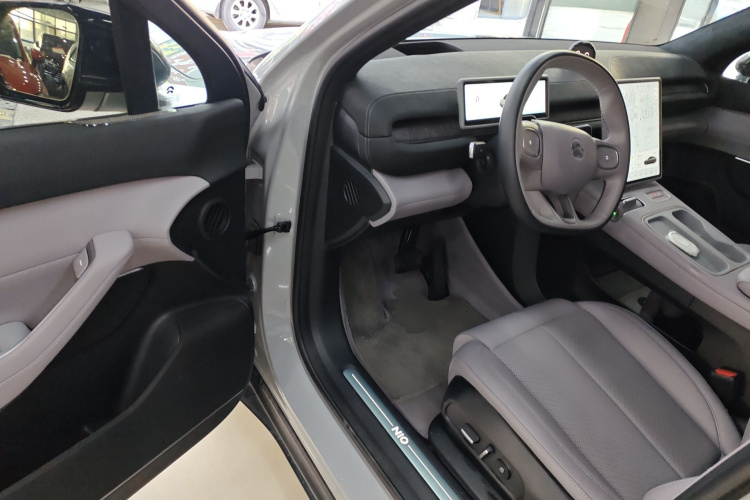 蔚来EC6 2024款 75kWh中控内饰20