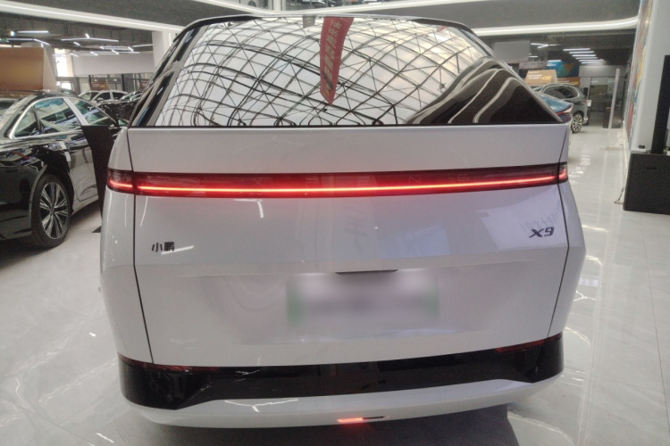 小鹏X9 2025款 740超长续航 Max车身外观6