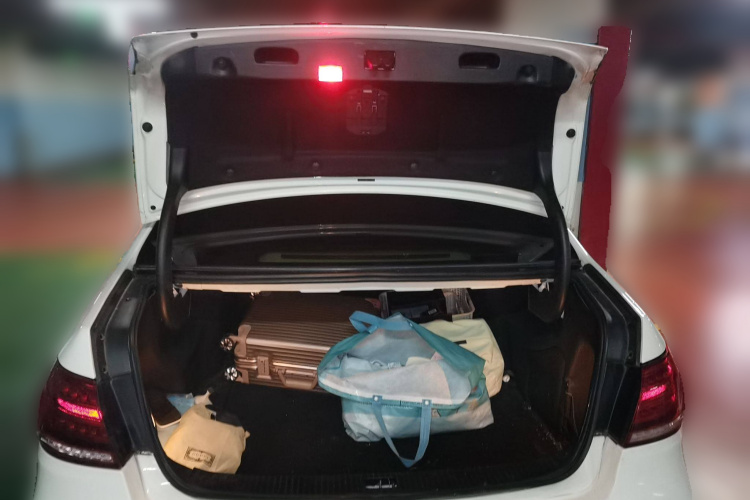 奔驰E级 2014款 E 260 L 豪华型局部细节23