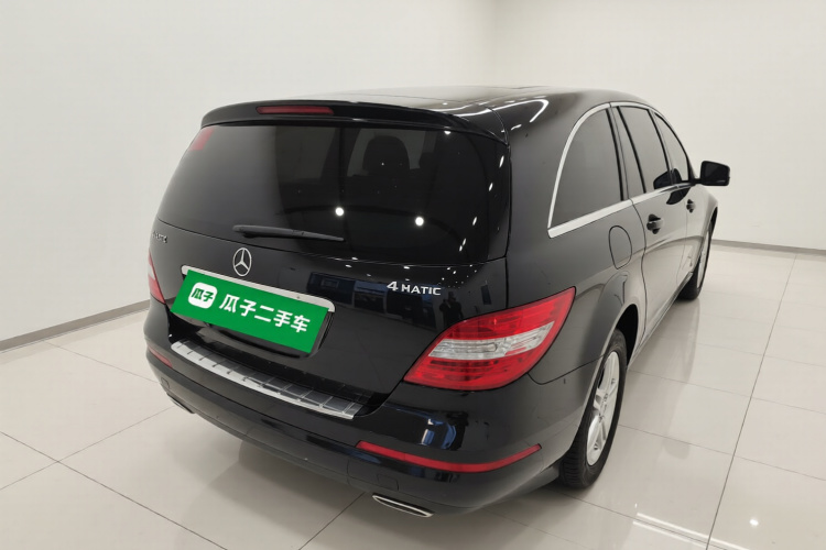 奔驰R级 2017款 R 320 4MATIC 商务型臻藏版车身外观7