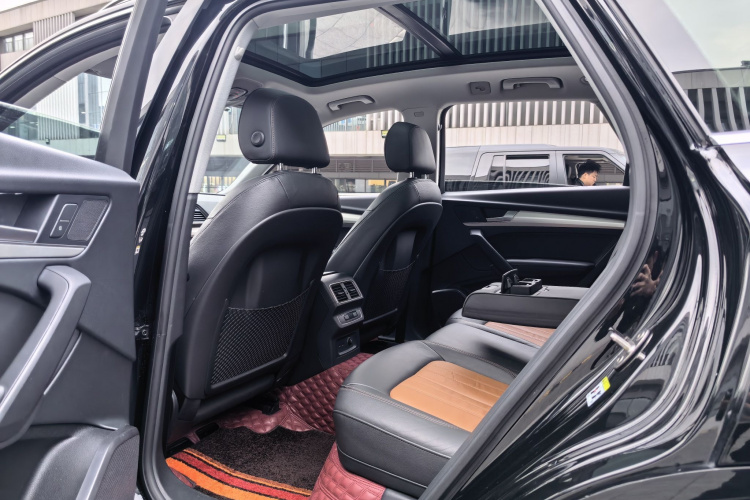 奥迪Q5L 2020款 改款 40 TFSI 荣享时尚型中控内饰7008
