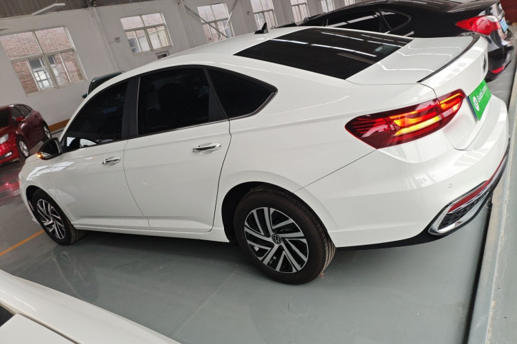 大众 朗逸 2024款 300TSI DSG星空领先版车身外观4