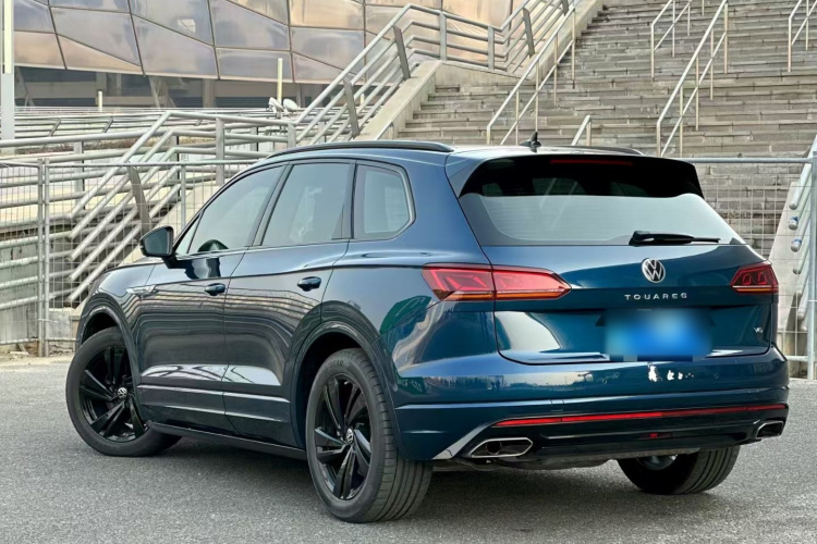 大众 途锐 2021款 3.0TSI 锐享版 曜黑运动套装车身外观6008