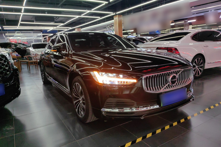 沃尔沃S90新能源 2024款 插电式混动 四驱长续航智逸豪华版车身外观3