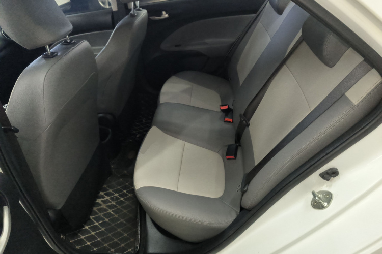 起亚 焕驰 2019款 1.4L 手动智享版Value 国VI中控内饰7004