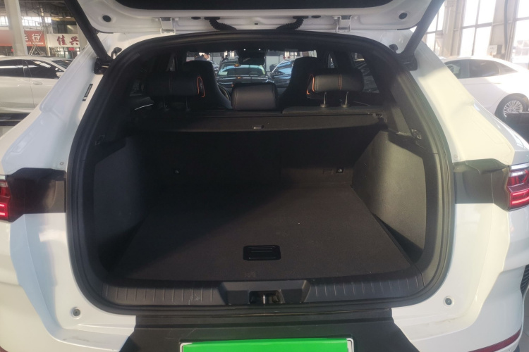 比亚迪 宋PLUS新能源 2021款 DM-i 51KM 尊荣型机舱底盘23