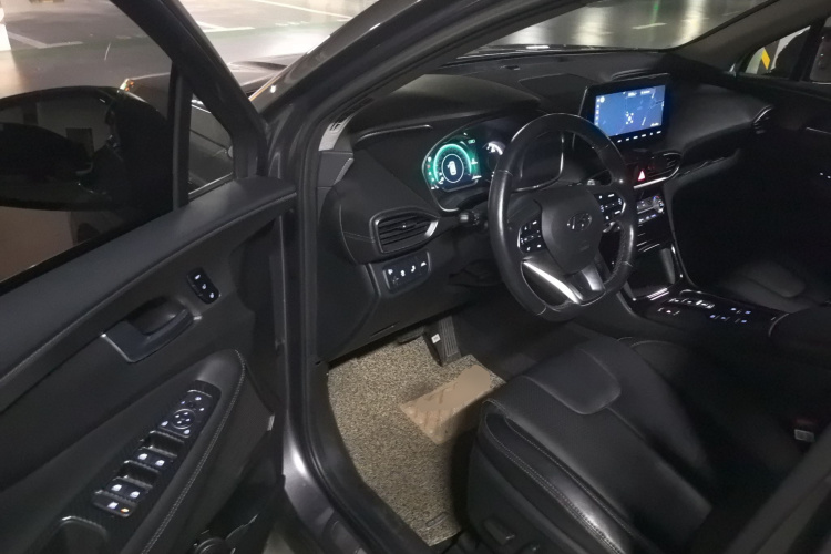 现代 胜达 2019款 380 TGDi TOP 自动两驱旗舰版 国VI中控内饰20