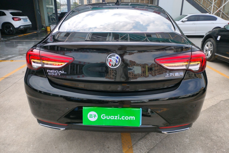 别克 君威 2022款 552T 智享型车身外观6