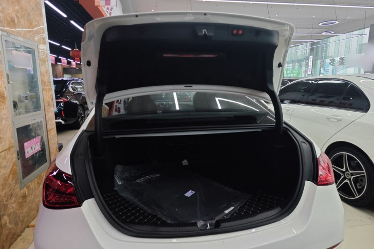 奔驰C级 2025款 C 260 L 皓夜运动版机舱底盘23