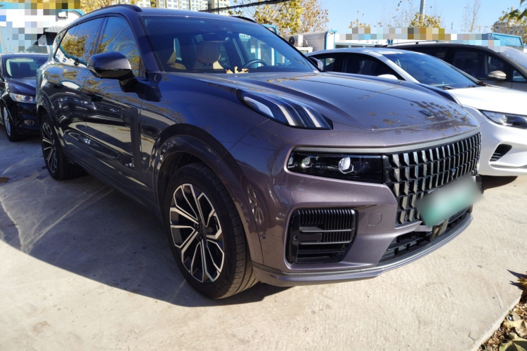 领克09 EM-P 2023款 2.0TD EM-P 远航版PM 七座车身外观3