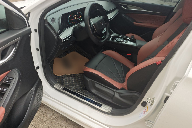 长安 逸动 2022款 PLUS 蓝鲸NE 1.4T GDI DCT尊贵版中控内饰7003