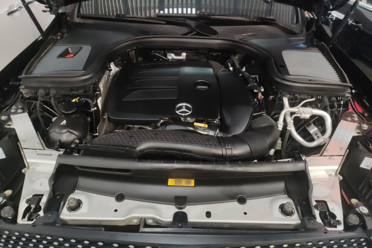 奔驰GLC 2020款 GLC 300 L 4MATIC 动感型机舱底盘24