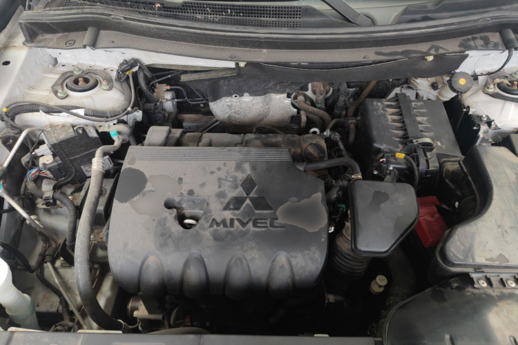 三菱 欧蓝德 2021款 改款 2.0L 两驱畅行版 5座局部细节24