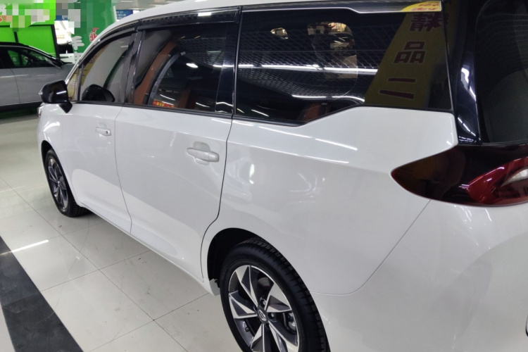 广汽传祺 传祺M6 2021款 PRO 270T 自动尊享版车身外观4