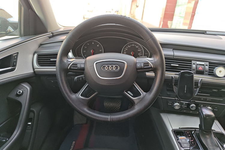 奥迪A6L 2018款 30周年年型 35 TFSI 时尚型局部细节13