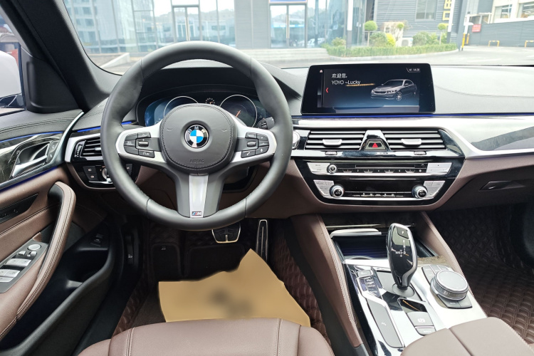 宝马5系 2019款 525Li M运动套装中控内饰7006