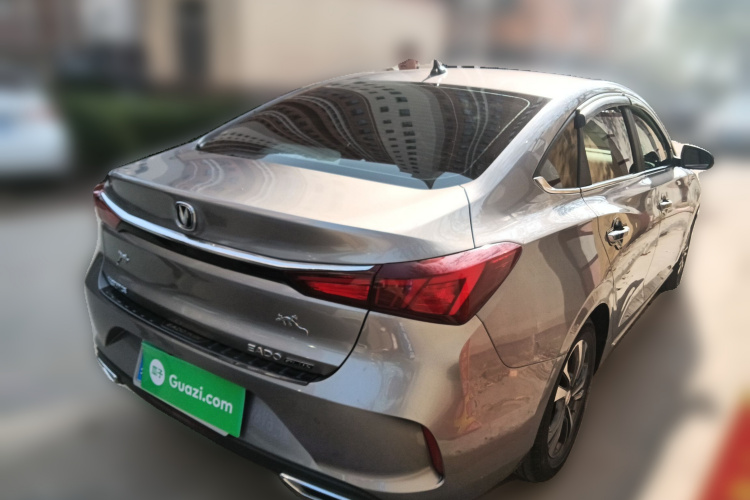 长安 逸动 2020款 PLUS 1.6L GDI 自动豪华型车身外观6005