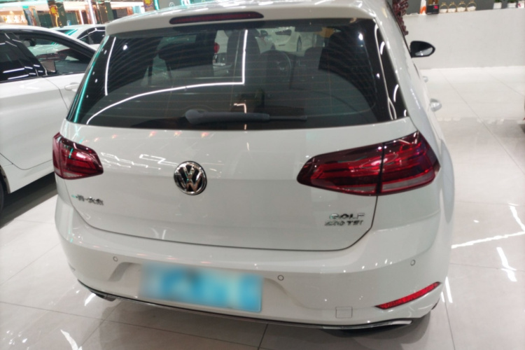 大众 高尔夫 2018款 230TSI 自动舒适型车身外观6