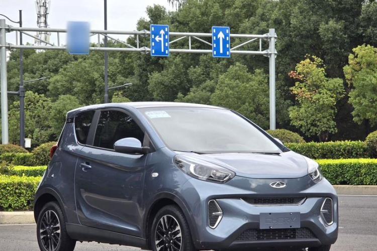 奇瑞新能源 小蚂蚁 2022款 甜粉款 微糖版 三元锂 30kW 301km车身外观6005