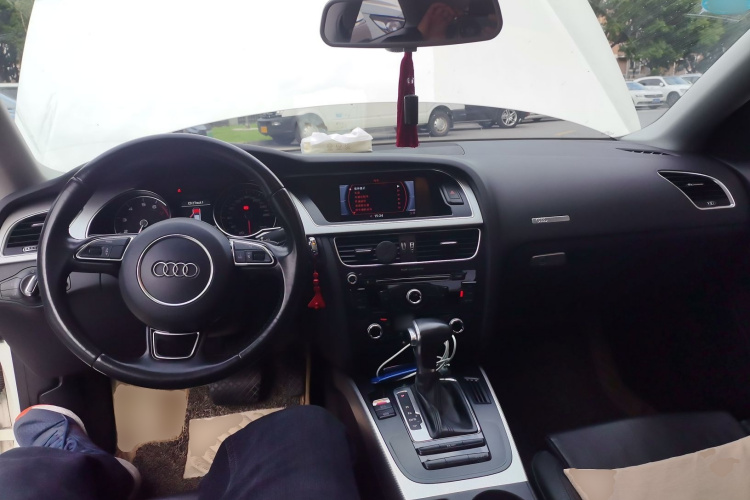 奥迪A5 2016款 Coupe 45 TFSI 进取型中控内饰12