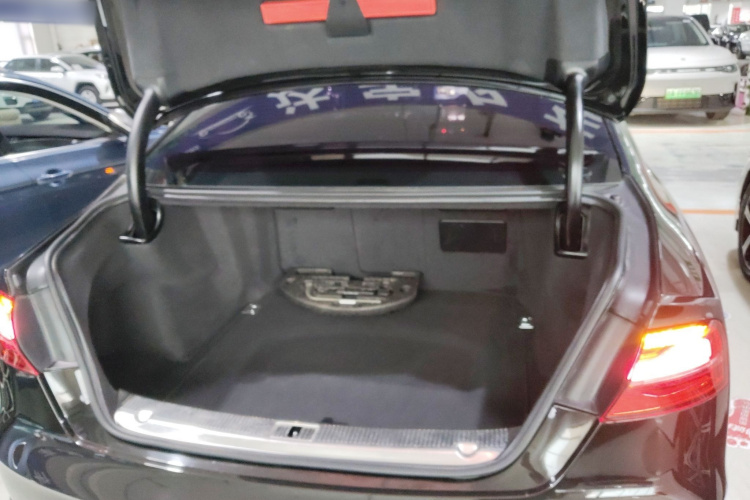 奥迪A8 2016款 A8L 45 TFSI quattro时尚型局部细节23