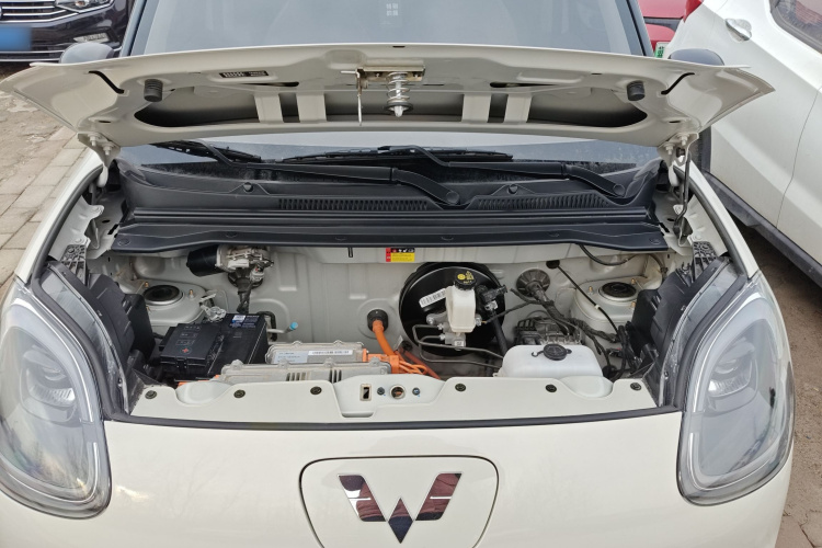 五菱汽车 宏光MINIEV 2025款 四门版 臻享+款机舱底盘24