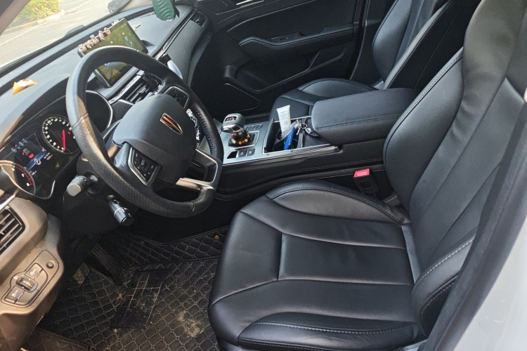 红旗H5 2022款 经典款 改款 1.5T DCT旗韵版中控内饰19