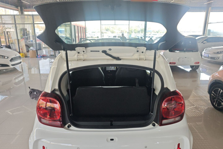 荣威 科莱威CLEVER 2021款 302km新四座超能版机舱底盘23