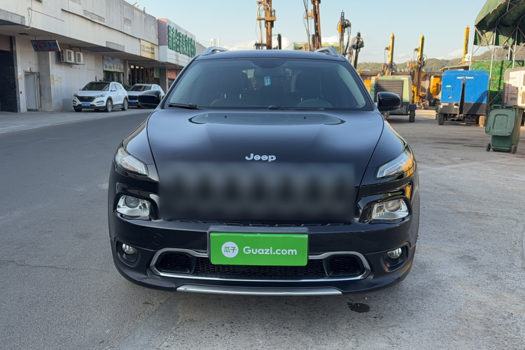 Jeep 自由光 2017款 2.0L 优越版车身外观6001