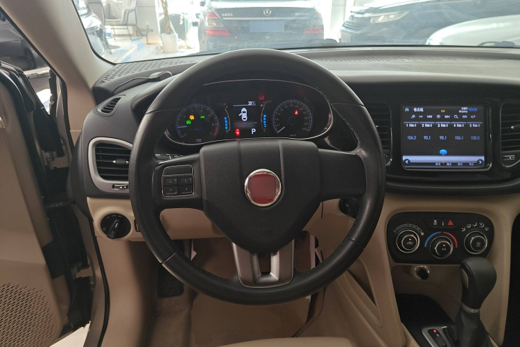 菲亚特 菲翔 2012款 1.4T 自动劲享版中控内饰13