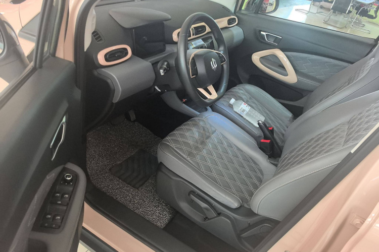 零跑汽车 零跑T03 2021款 400轻享版 三元锂中控内饰7001