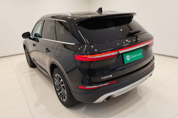 林肯 冒险家 2022款 2.0T 两驱尊享版车身外观5