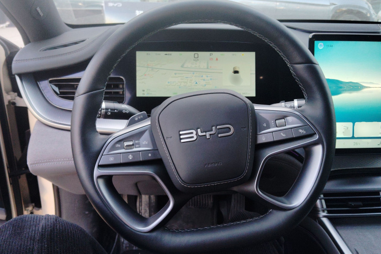 比亚迪 海豹07 DM-i 2025款 智驾版 DM-i 1.5L 125km 尊贵型中控内饰13