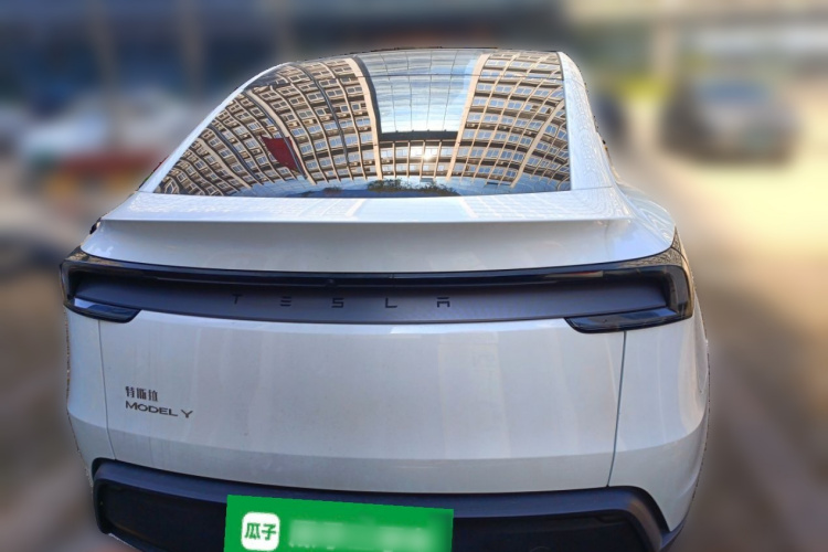 特斯拉 Model Y 2025款 后轮驱动版车身外观6004