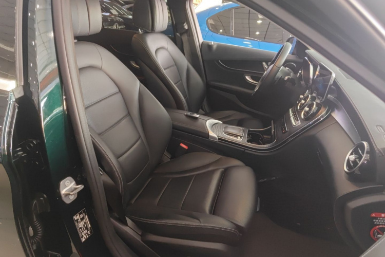 奔驰C级 2019款 C 260 L 运动版局部细节41