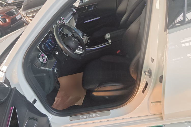 奔驰C级 2024款 改款 C 260 L 运动版中控内饰19