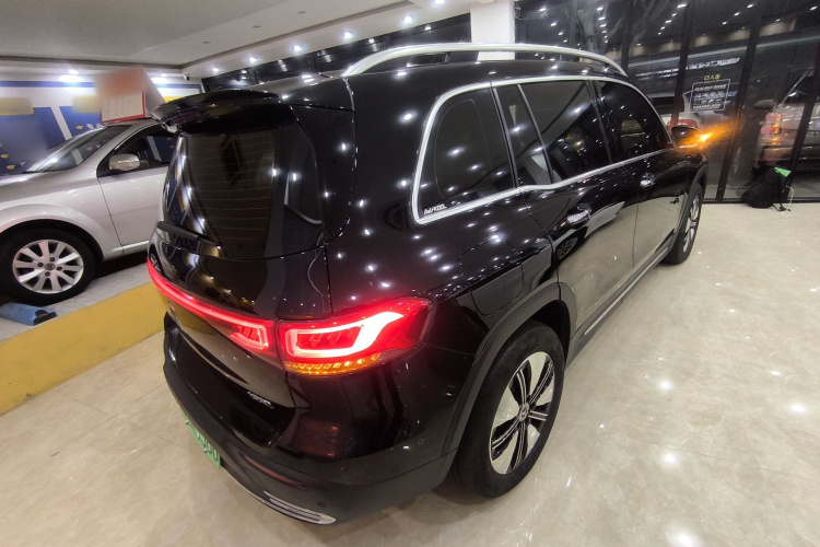 奔驰EQB 2022款 EQB 260车身外观7