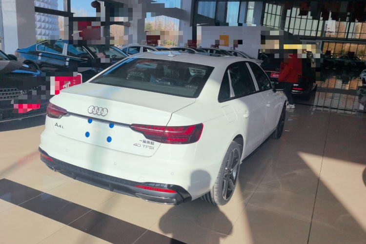奥迪A4L 2025款 200万辆悦享版 40 TFSI 豪华动感型车身外观6003