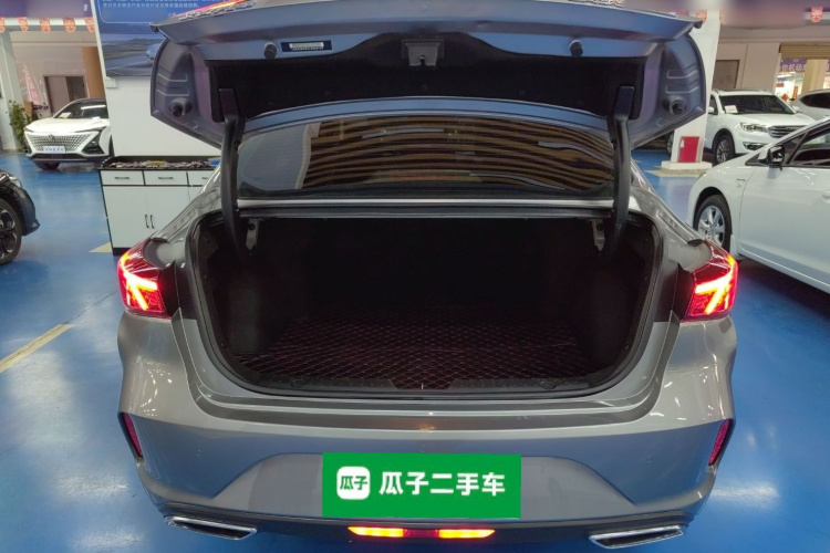 长安 逸动 2020款 PLUS 蓝鲸NE 1.4T GDI DCT旗舰型局部细节23