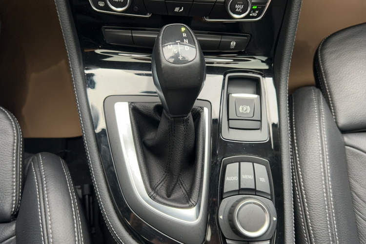 宝马2系旅行车(进口) 2015款 218i 运动设计套装局部细节18