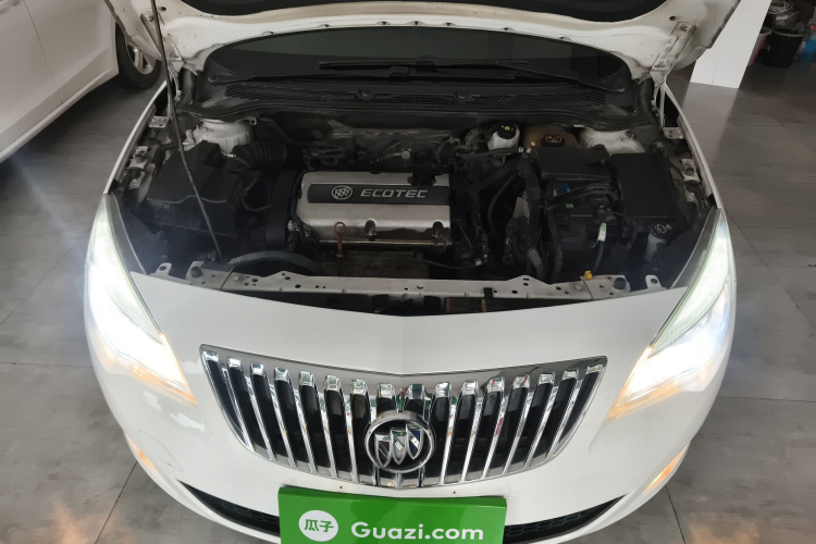 别克 英朗 2014款 XT 1.6L 自动时尚版机舱底盘24