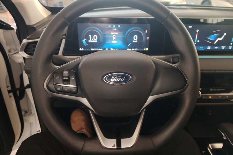 福特 福睿斯 2021款 1.5L 自动黄金版中控内饰13