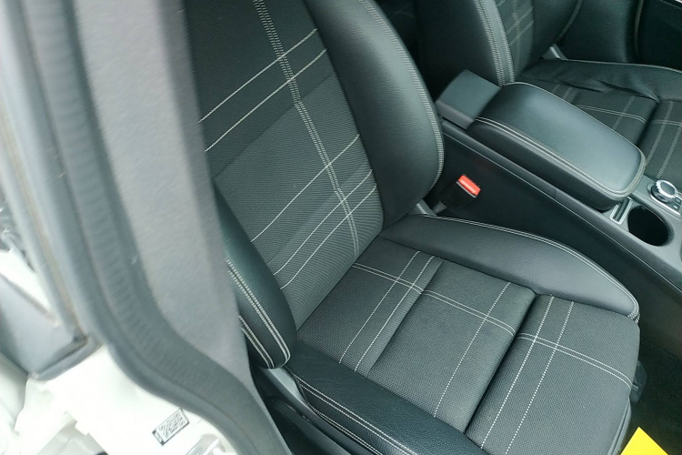 奔驰CLA 2016款 CLA 200 动感型中控内饰41