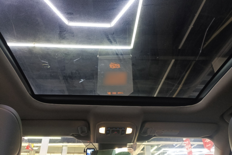 丰田 汉兰达 2022款 双擎 2.5L 四驱尊贵版 7座局部细节22