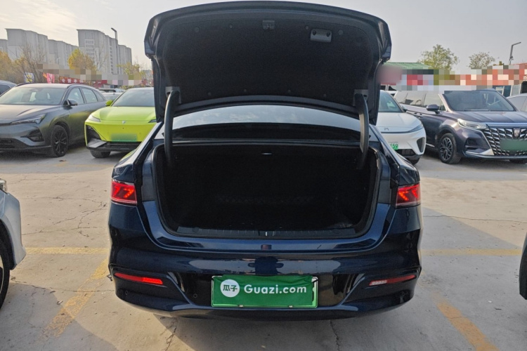 比亚迪 秦PLUS 2024款 荣耀版 DM-i 120KM领先型局部细节23