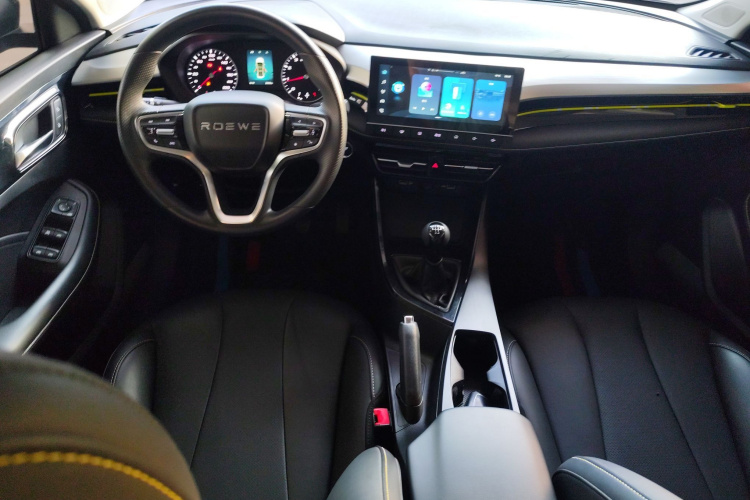 荣威i5 2021款 1.5L 手动钻石版中控内饰12